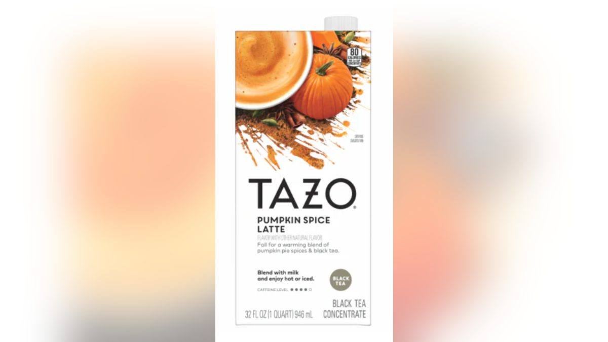 Crea deliciosos lattes de té con especias de calabaza añadiendo sólo leche. 