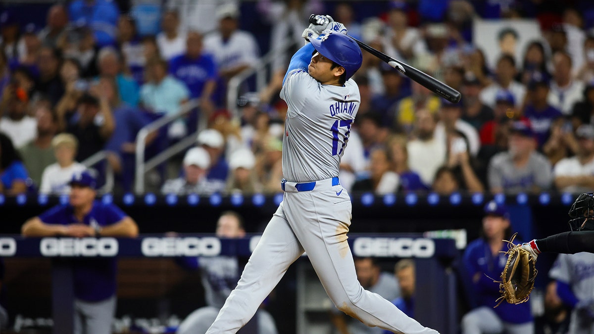 Shohei Ohtani belts home run