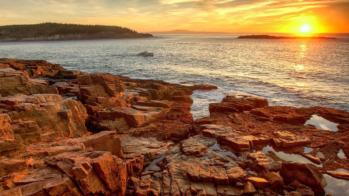 Nascer do sol sobre Acadia, Maine