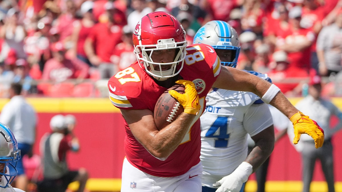 Travis Kelce in action