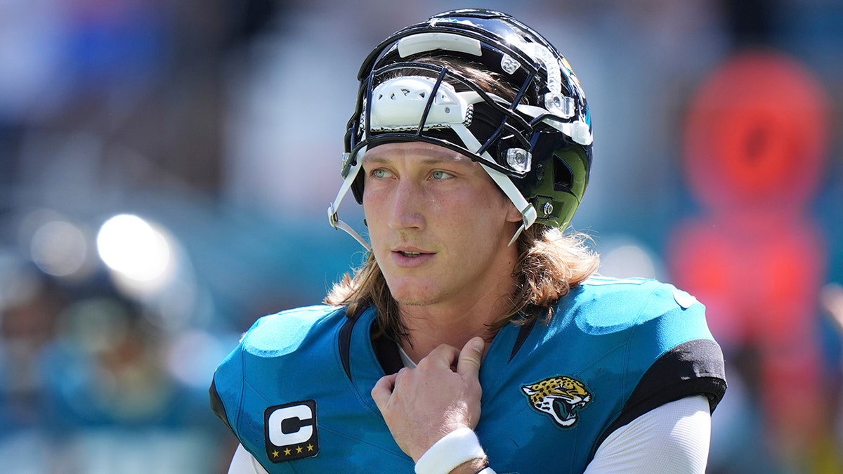 Jaguars' Doug Pederson noncommittal on Trevor Lawrence after Bills ...