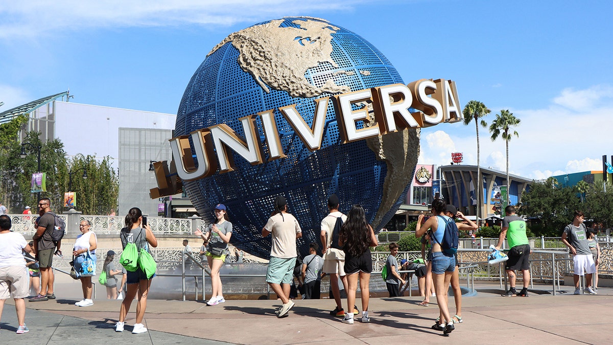 Globo de los Estudios Universal