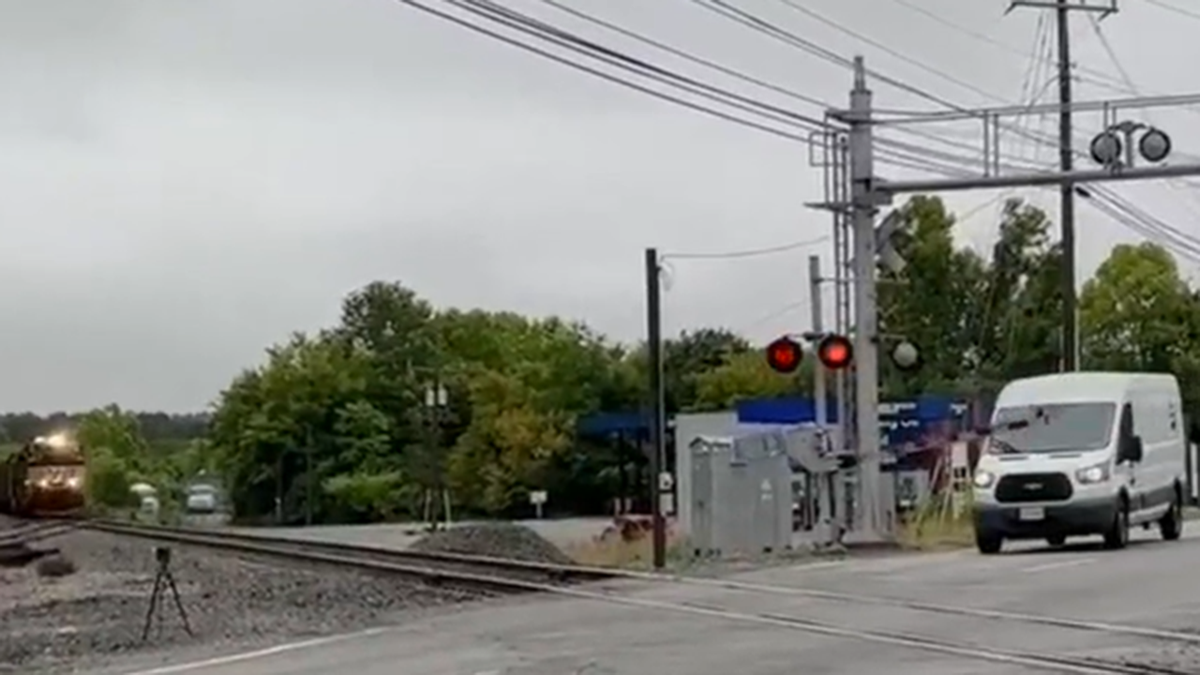 Virginia train collision near-miss