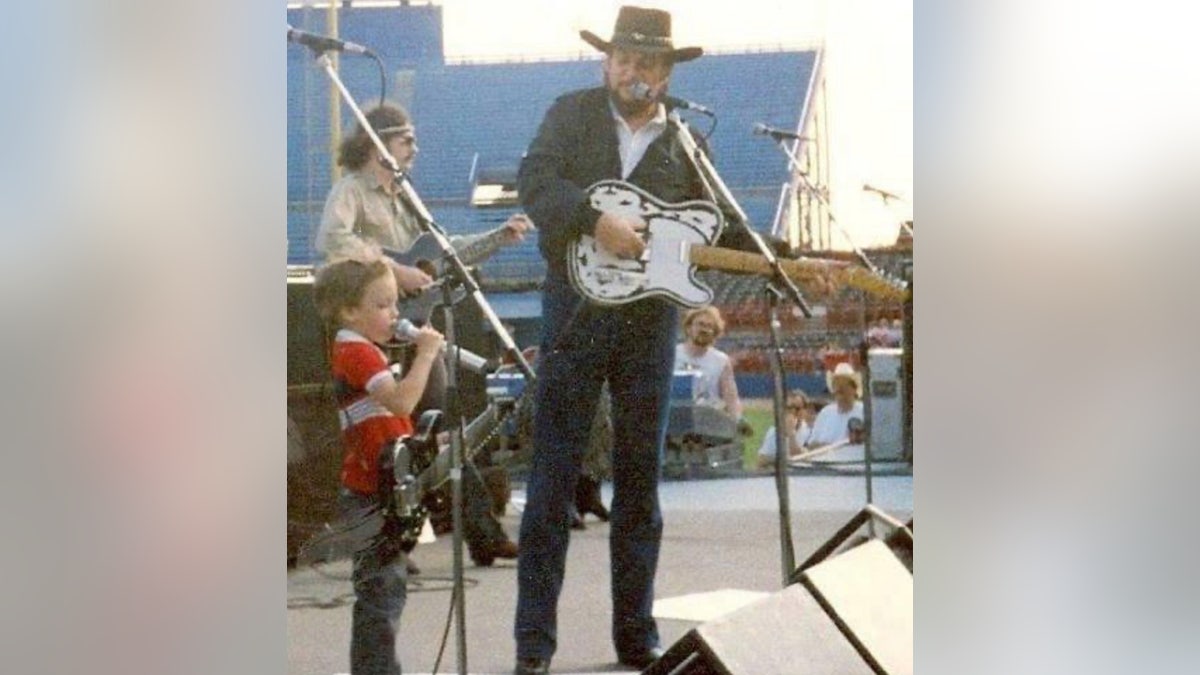 Whey Jennings singing with Waylon Jennings