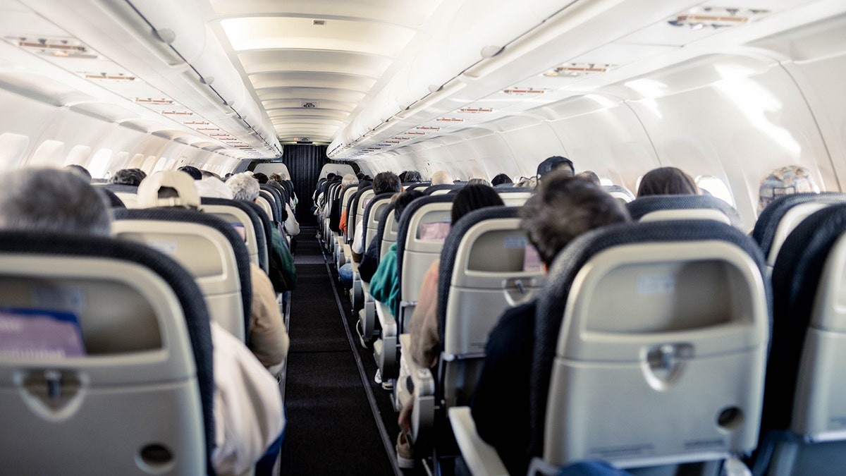 cabina interior de avión