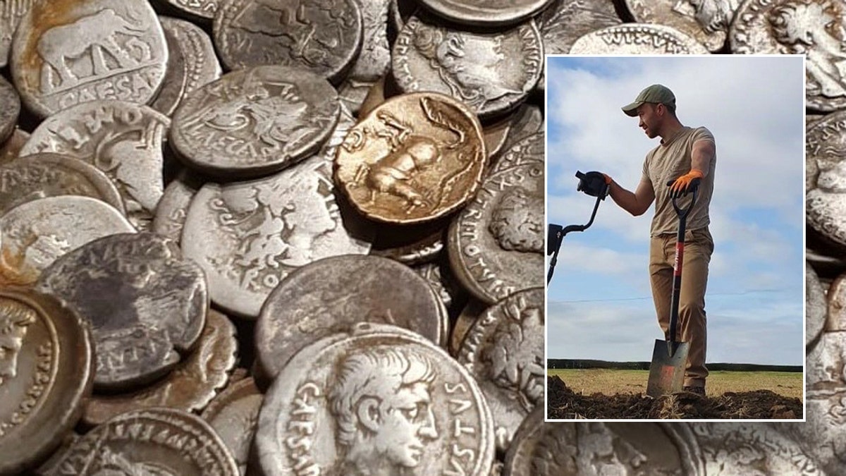 Colección de monedas antiguas de fondo y foto del buscador excavando monedas