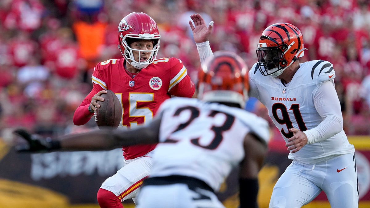 Patrick Mahomes looks at the field