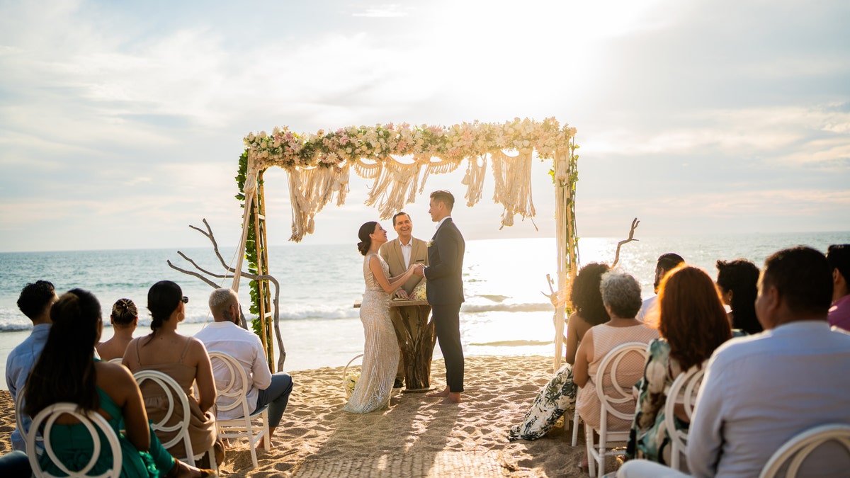 Ceremonia de boda en la playa 