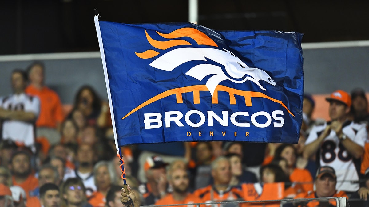 bandera de los broncos