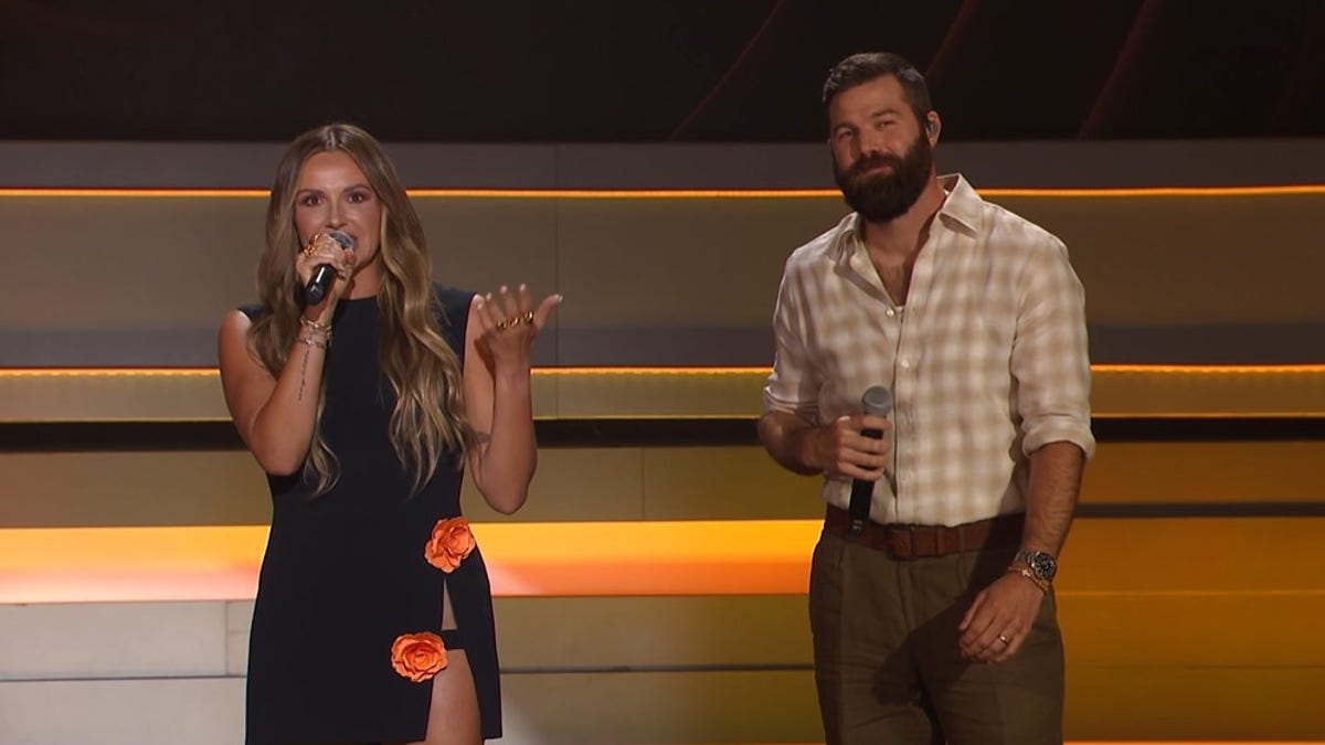 Carly Pearce and Jordan Davis present the ACM honors