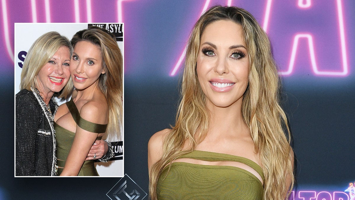 Chloe Lattanzi, en el recuadro con su madre Olivia Newton-John