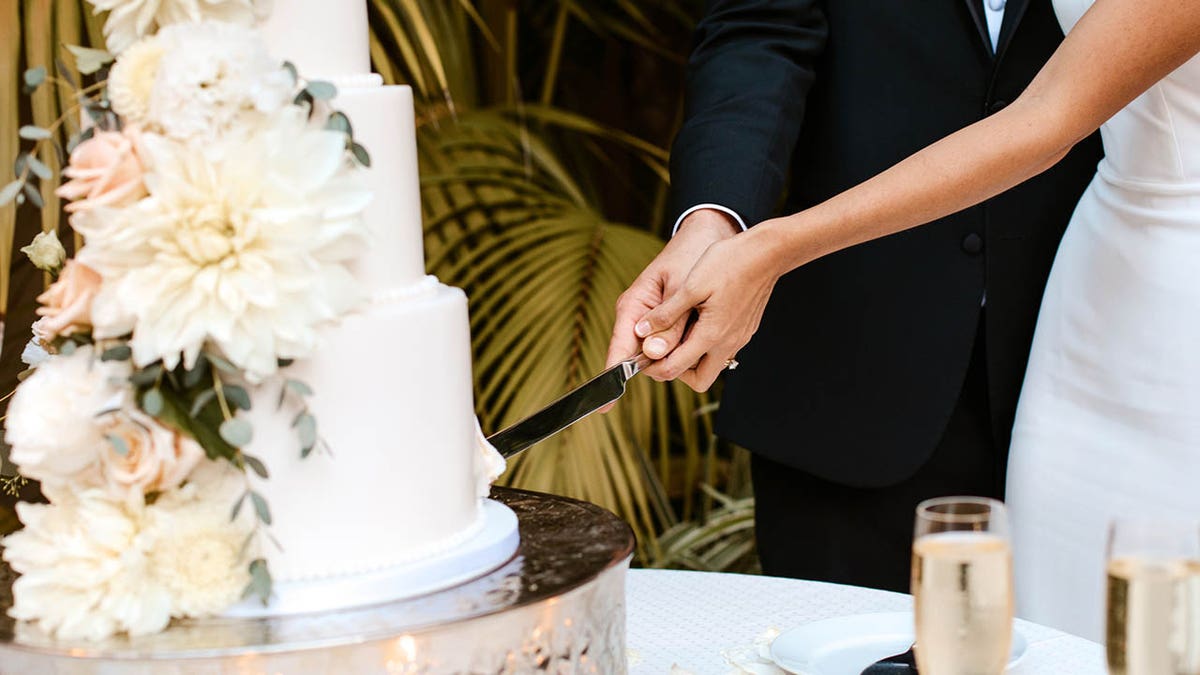 Wedding cake cutting