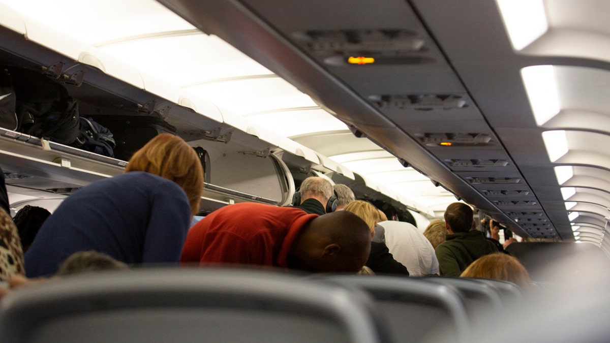 Desembarcar de un avión