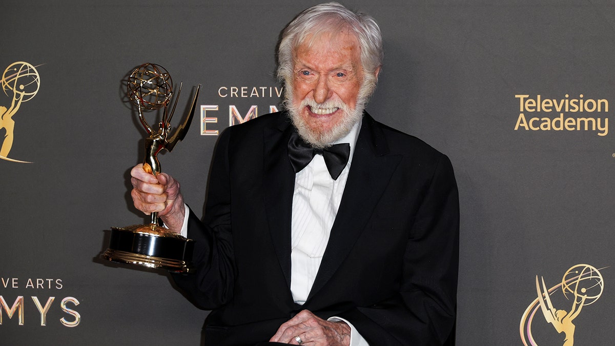 Dick Van Dyke en los Emmy de las Artes Creativas de 2024.