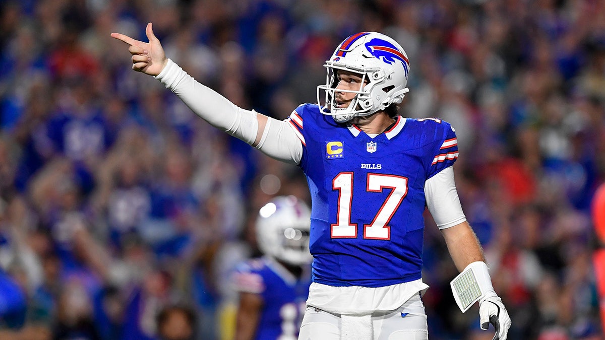 Bills leave Jaguars in the dust behind Josh Allen's 4 touchdown passes ...