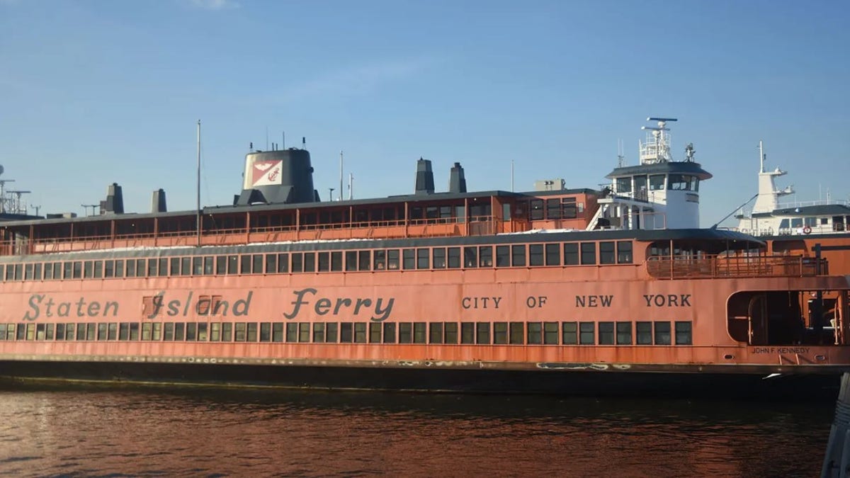 colin jost y pete davidsons staten island ferry