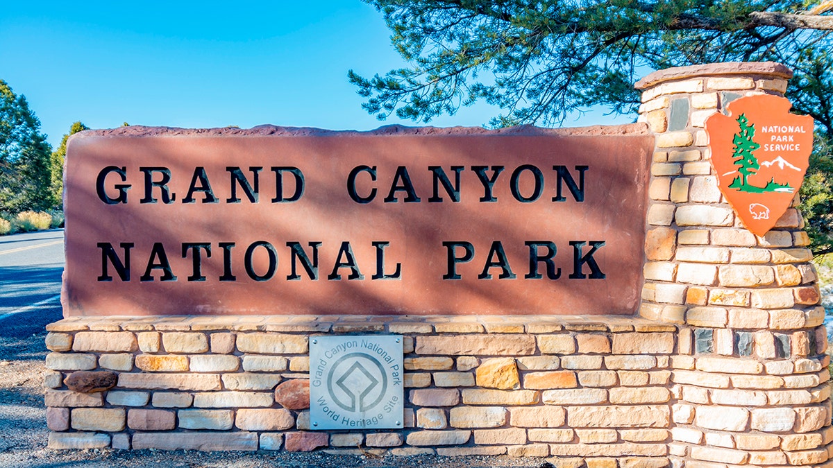 Señal de entrada al Parque Nacional del Gran Cañón en Arizona