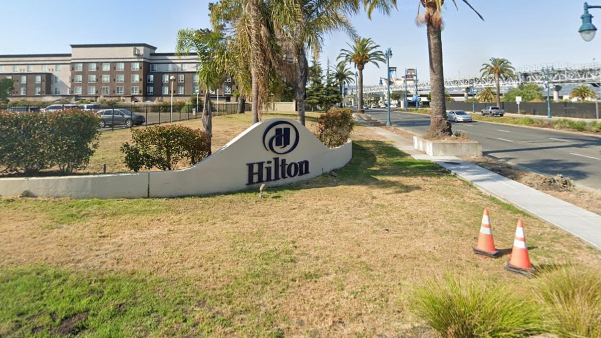 Oakland airport Hilton hotel