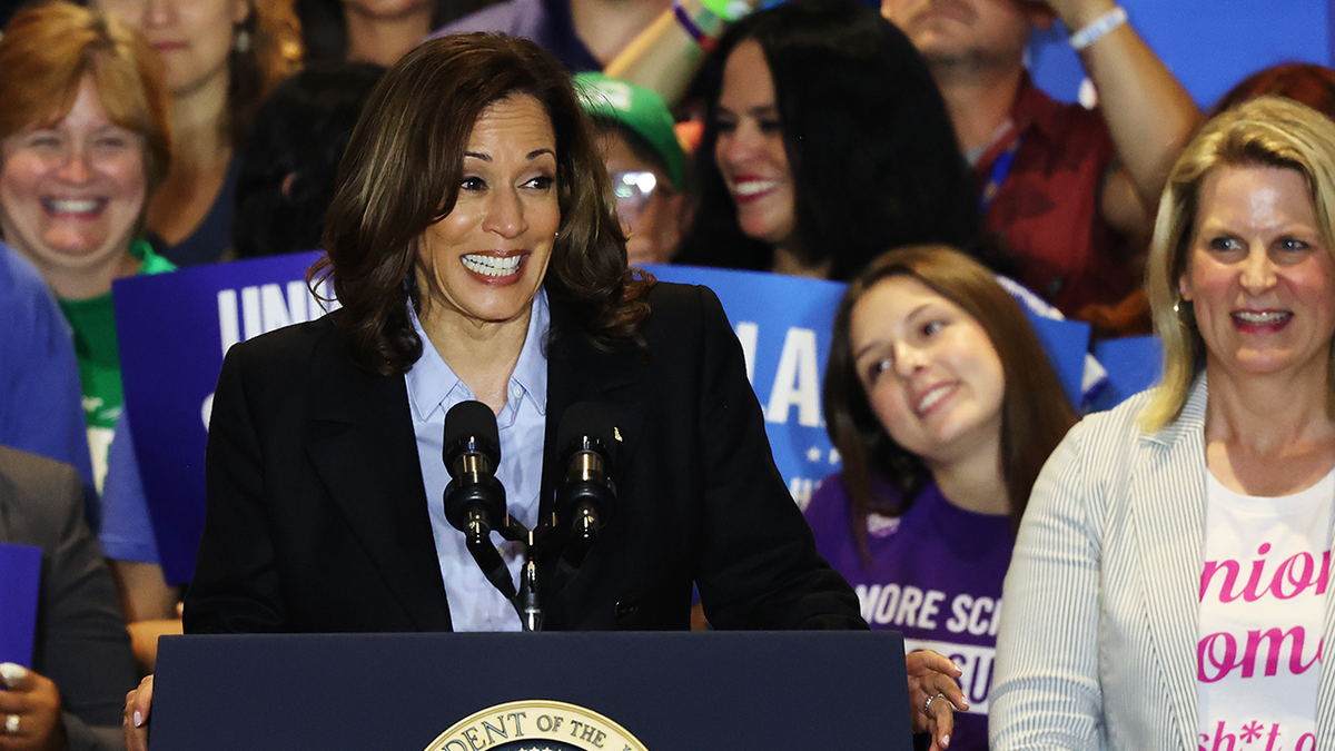 Kamala Harris durante evento de campanha