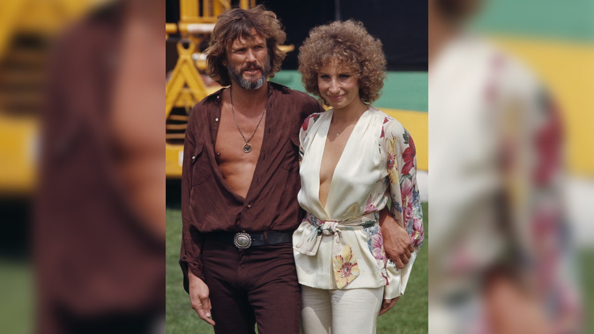 Los actores Kris Kristofferson y Barbra Streisand de Ha nacido una estrella