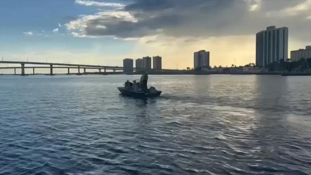 el río Caloosahatchee, en Fort Myers Norte. 