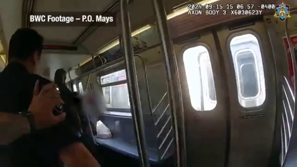 Officer progressive   shooting astatine  subway station