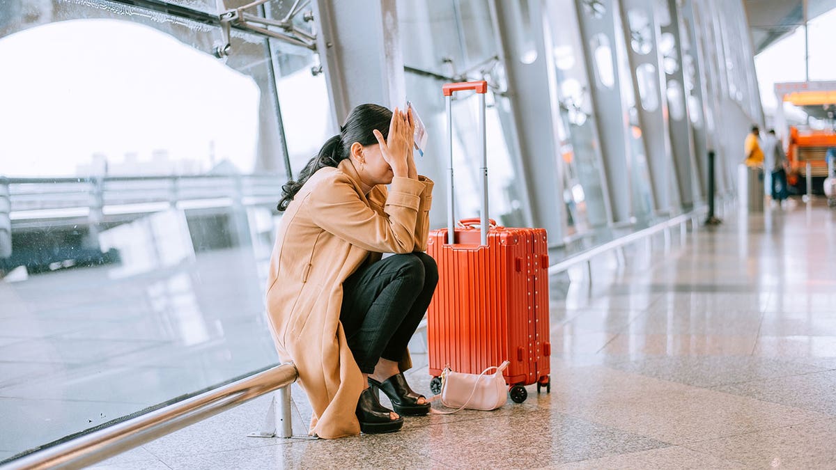 un pasajero pierde el vuelo disgustado