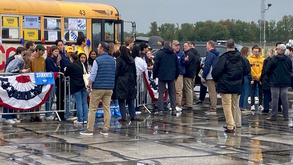 Walz en el partido de Michigan