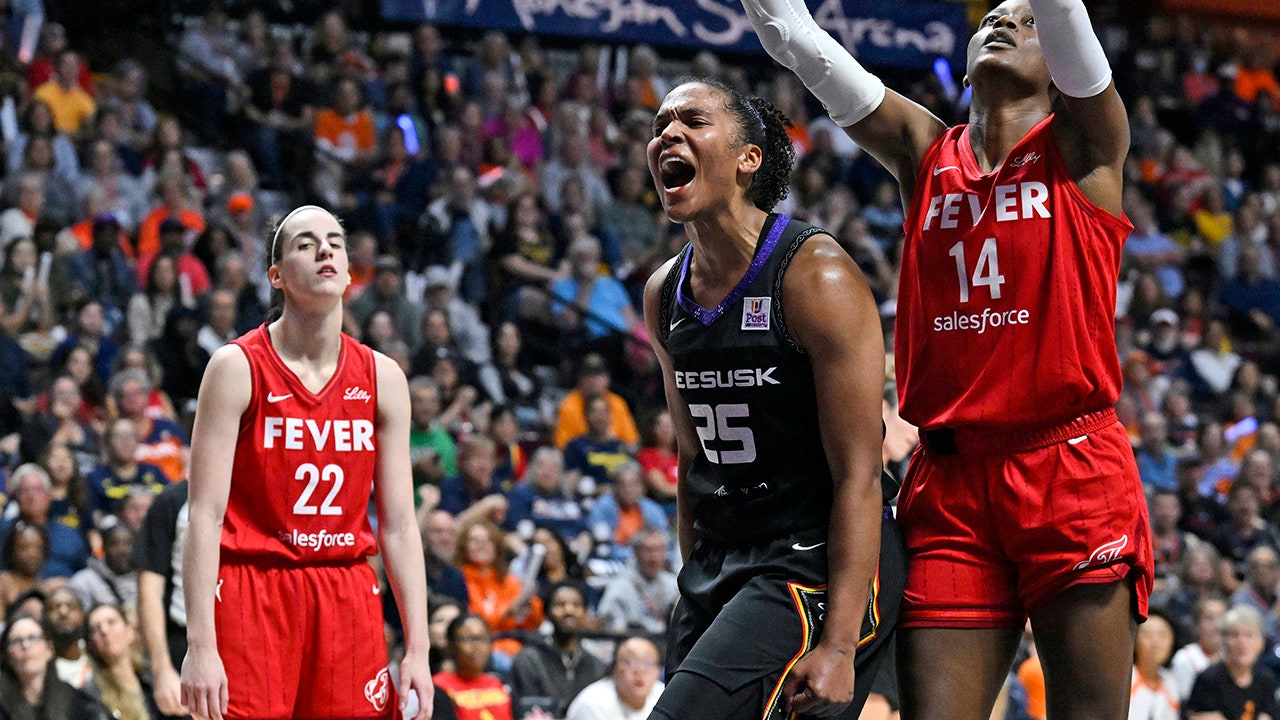 Sun star Alyssa Thomas rips Fever fans over alleged racism after  eliminating Indiana from WNBA playoffs | Fox News