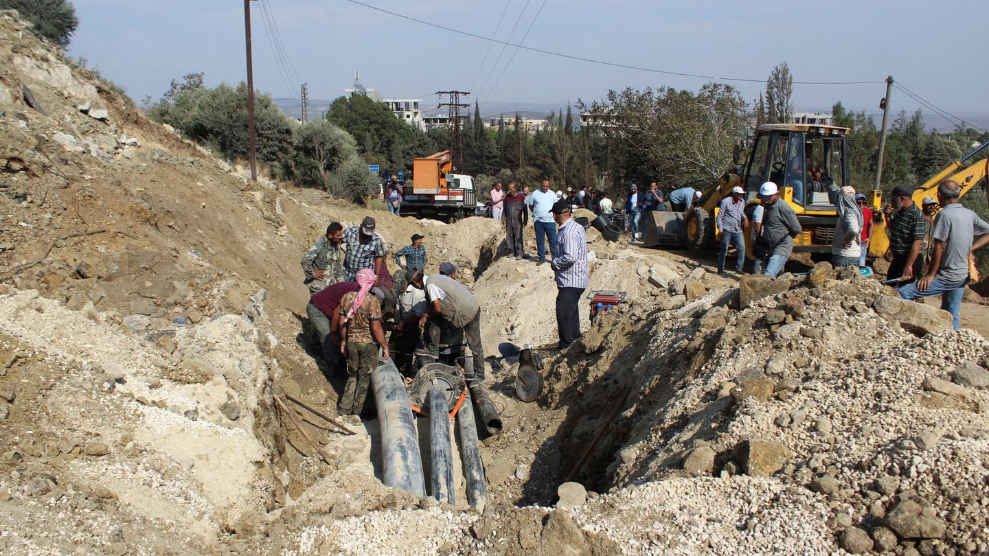 2024-09-09T144051Z_463919328_RC22X9AUZ8A3_RTRMADP_3_SYRIA-ISRAEL-STRIKES-scaled تقارير جديدة تكشف أن الجيش الإسرائيلي ضرب منشأة عسكرية إيرانية في سوريا خلال غارة "غير عادية".