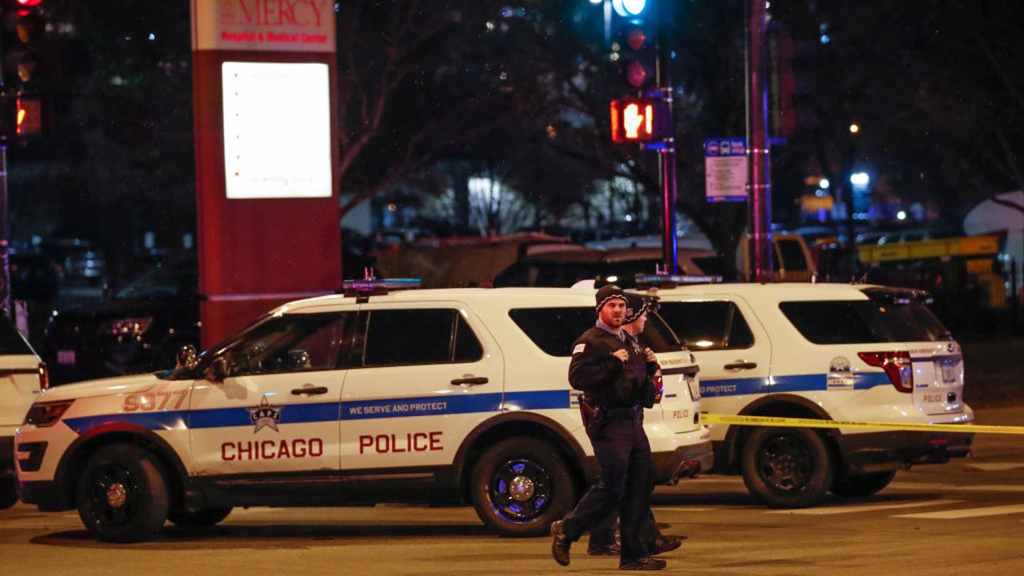 Human Head Found In Box on Chicago Sidewalk, Police Investigate