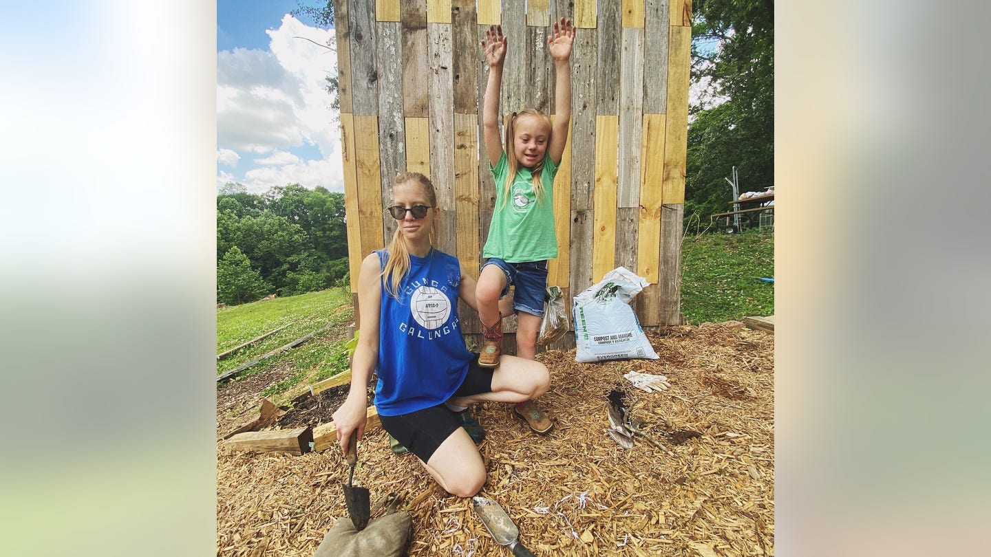 Rory Feek Addresses Daughters' Concerns Over Sister's Well-being in Emotional Blog Post