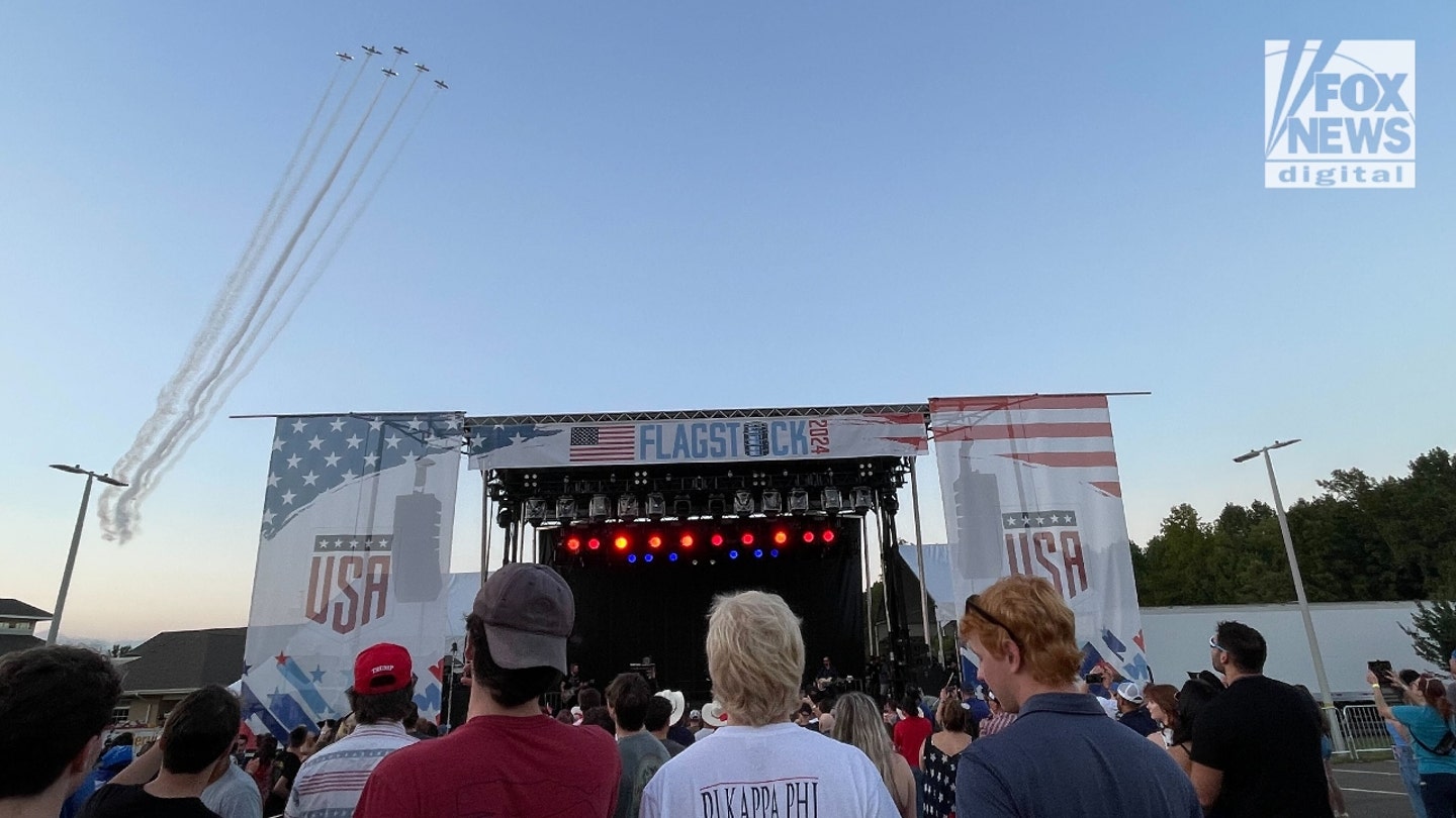 UNC-Chapel Hill Students Show Patriotism at Flagstock