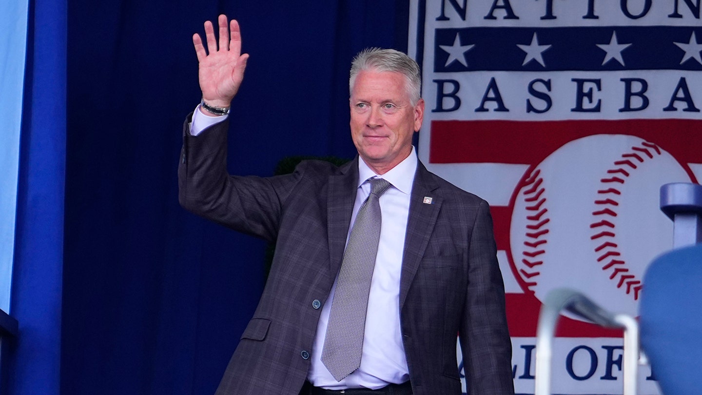 Hall of Famer Tom Glavine Praises Pittsburgh Pirates' Paul Skenes