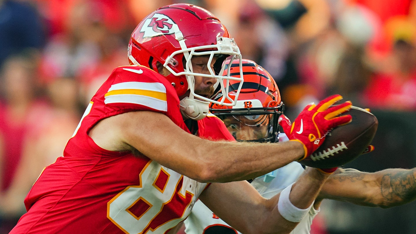 Rob Gronkowski Praises Kelce Brothers' Podcast Deal, Defends Travis Kelce