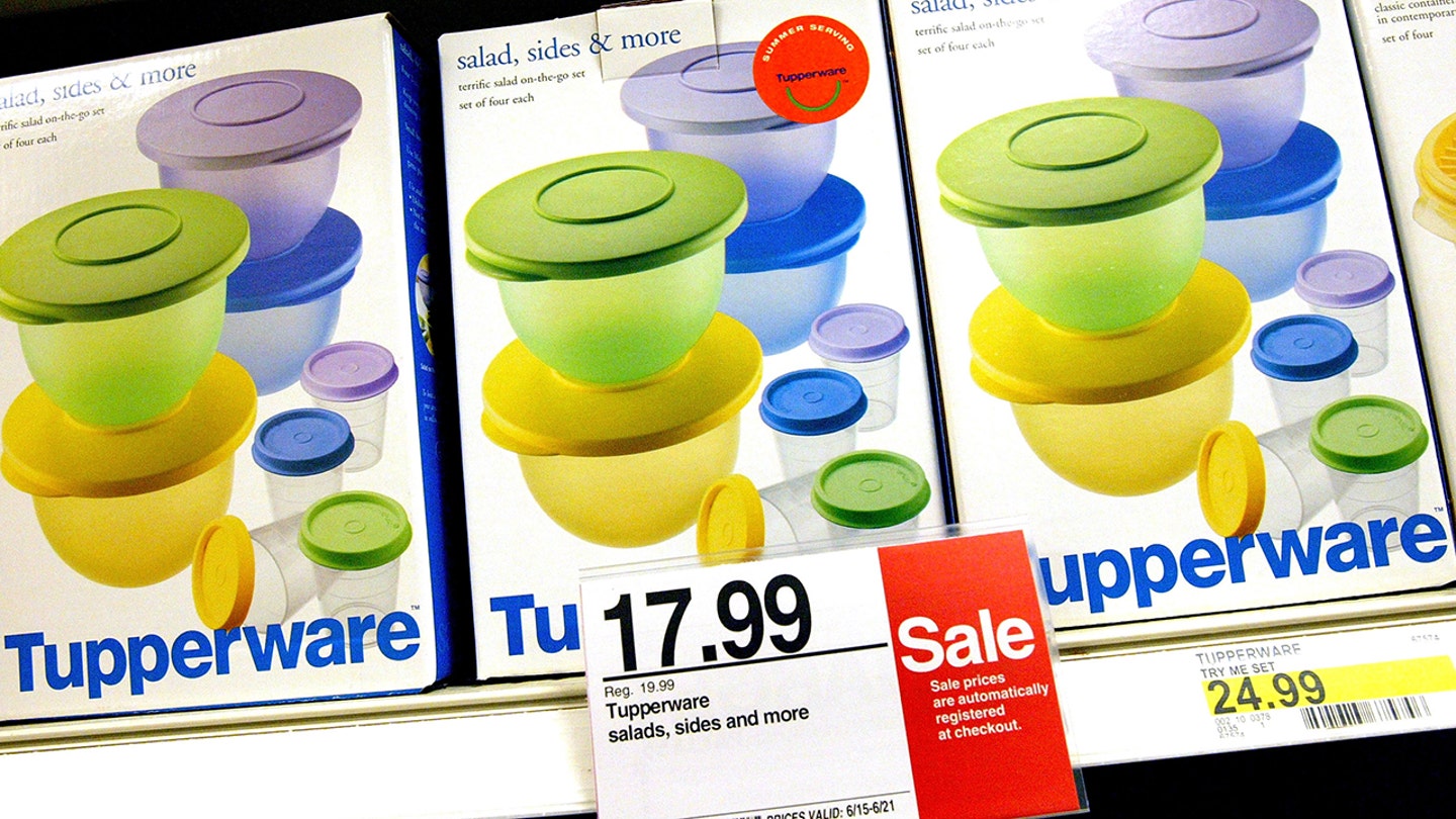 Tupperware Files for Bankruptcy, Sealing the Lid on an American Era