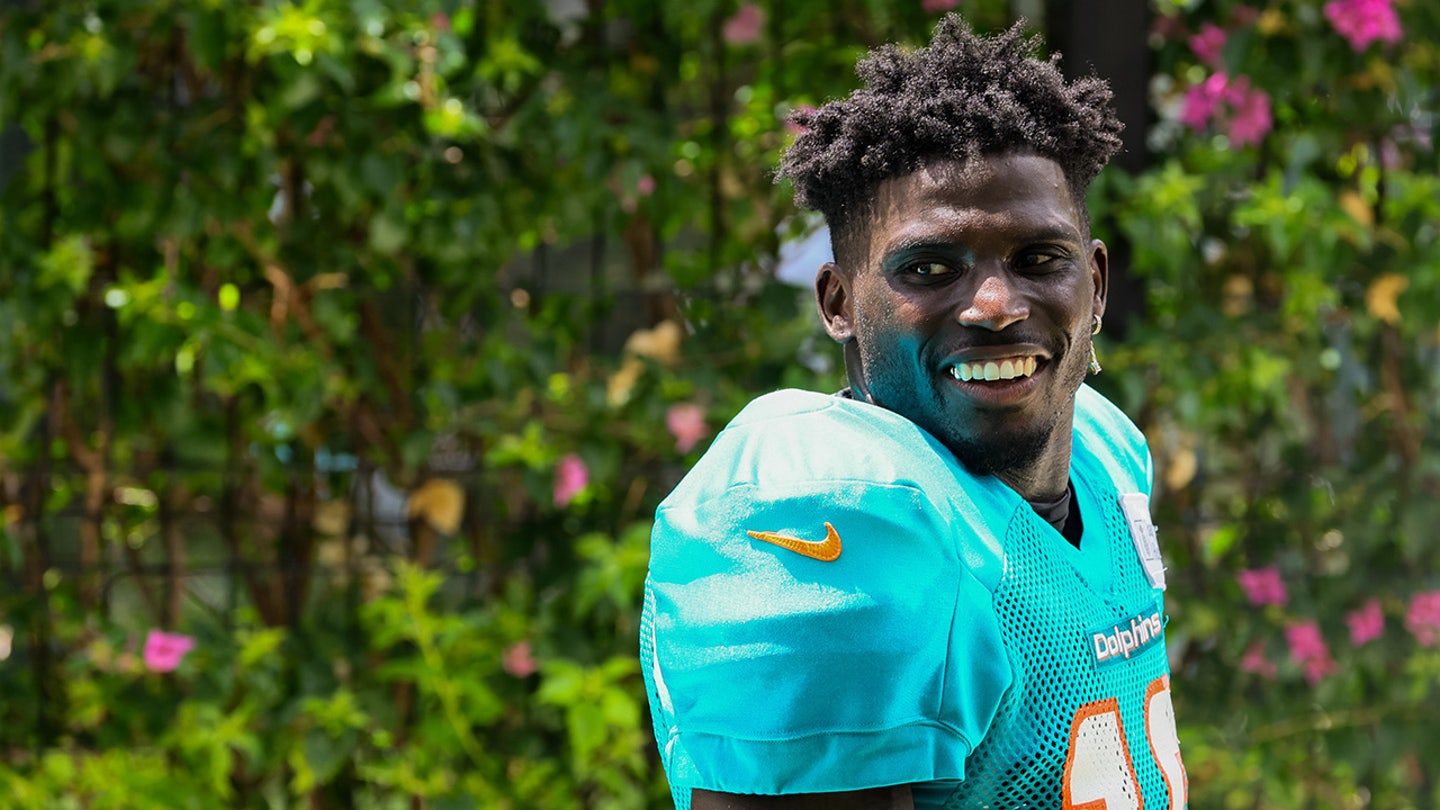 Tyreek Hill Detained by Police Hours Before Dolphins' Season Opener