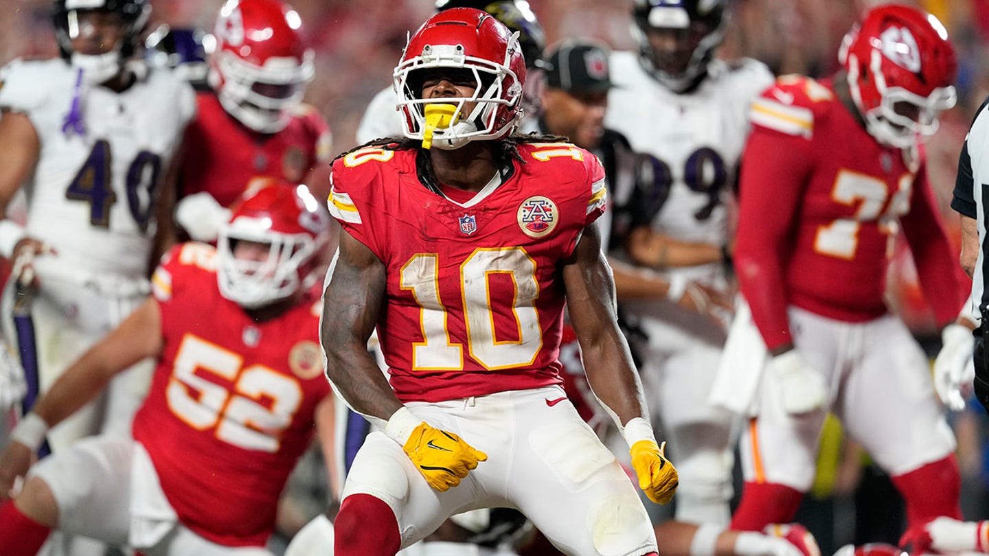 Chiefs' Isiah Pacheco Fractures Fibula, Expected to Land on IR