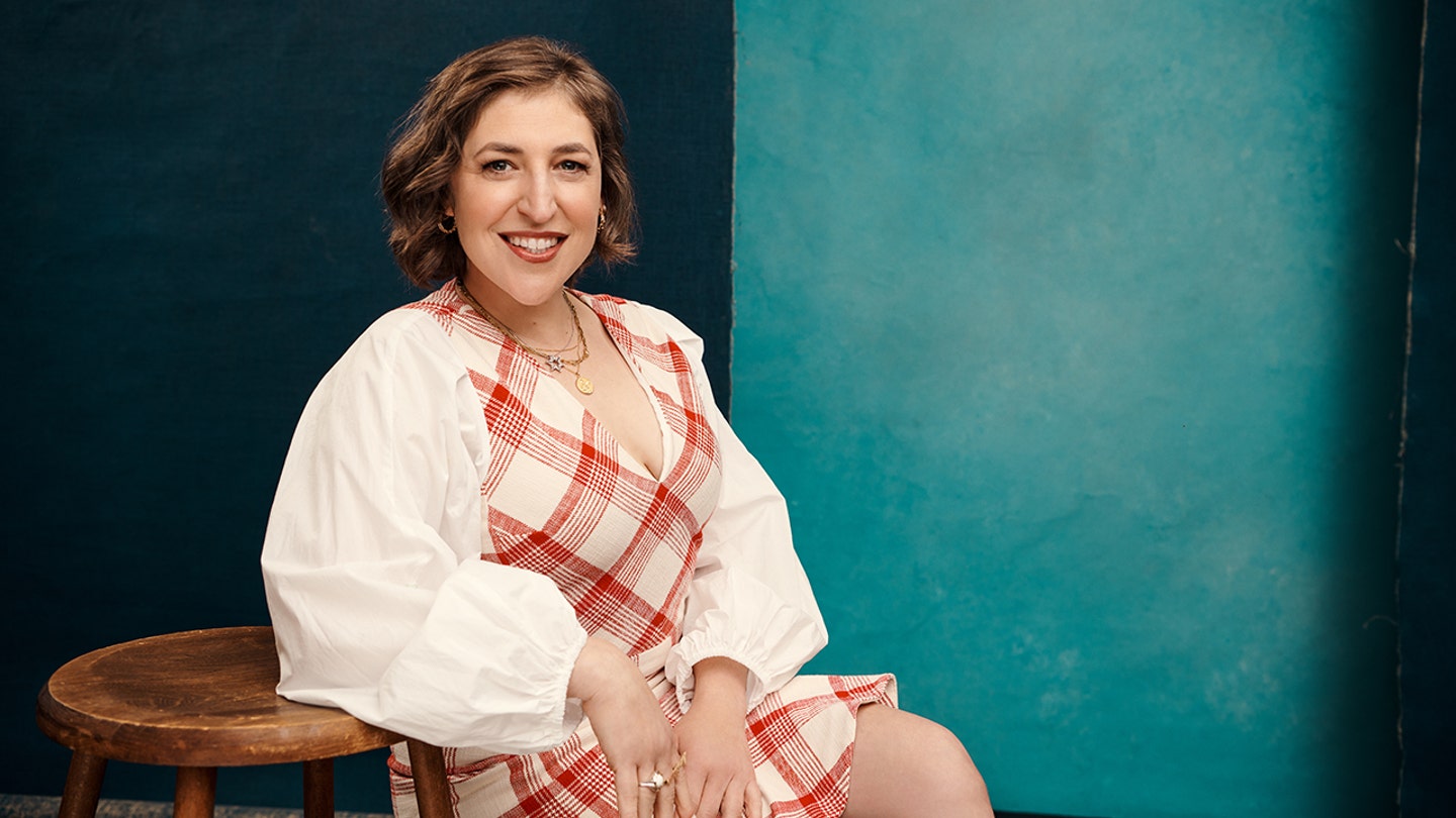 Mayim Bialik Opens Up About 'Jeopardy!' Hosting Exit: 'I Didn't Read the Comments'