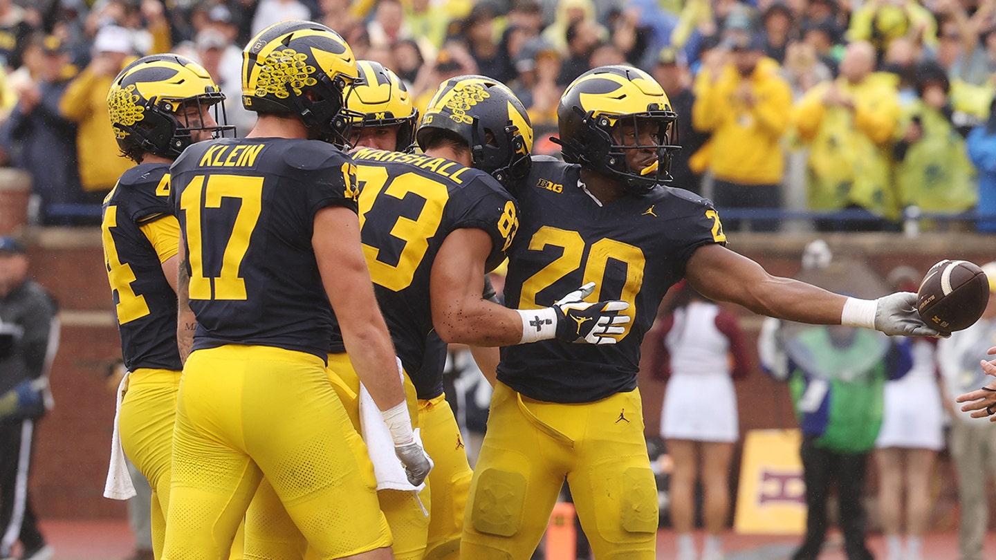 Minnesota Governor and Beto O'Rourke Witness Golden Gophers' Narrow Loss to Michigan