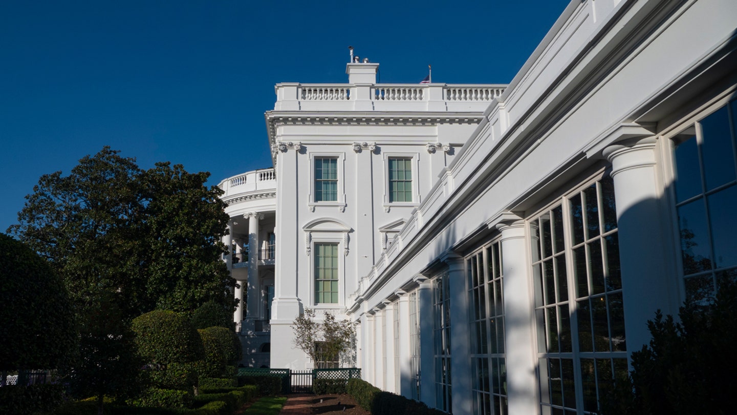 white house side view