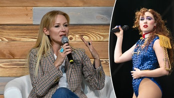 Jewel says stalker once left firebombs outside her house, defends Chappell Roan's criticism of 'creepy' fans