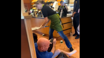 Colorado Panera Bread employee uses pan to break up wild brawl: video