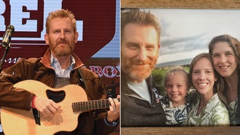 Rory Feek Addresses Daughters' Concerns Over Sister's Well-being in Emotional Blog Post