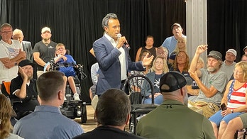 Vivek Ramaswamy Inspires Springfield Residents to Speak Out on Migrant Debate