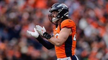 Broncos linebacker Alex Singleton played 3 full quarters of game with torn ACL