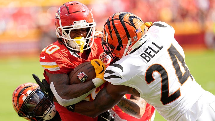 Isiah Pacheco fractures fibula in Chiefs win vs Bengals, expected to land on IR | The Facility