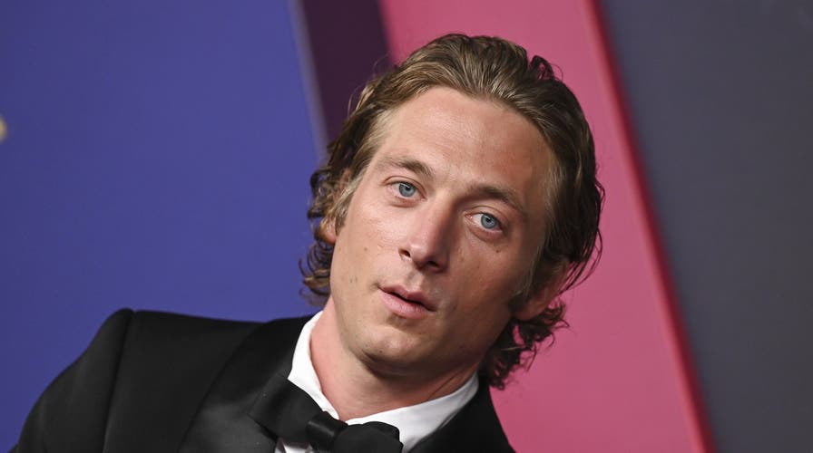 Jeremy Allen White comparte cómo se preparó para los Premios Emmy 2024