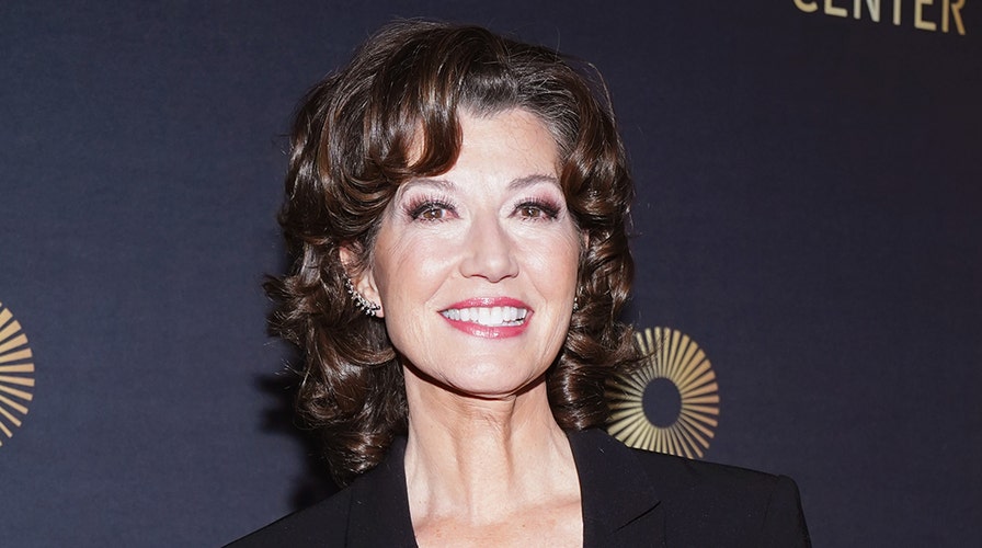 Amy Grant habla de una recuperación "suave" tras su accidente de bicicleta