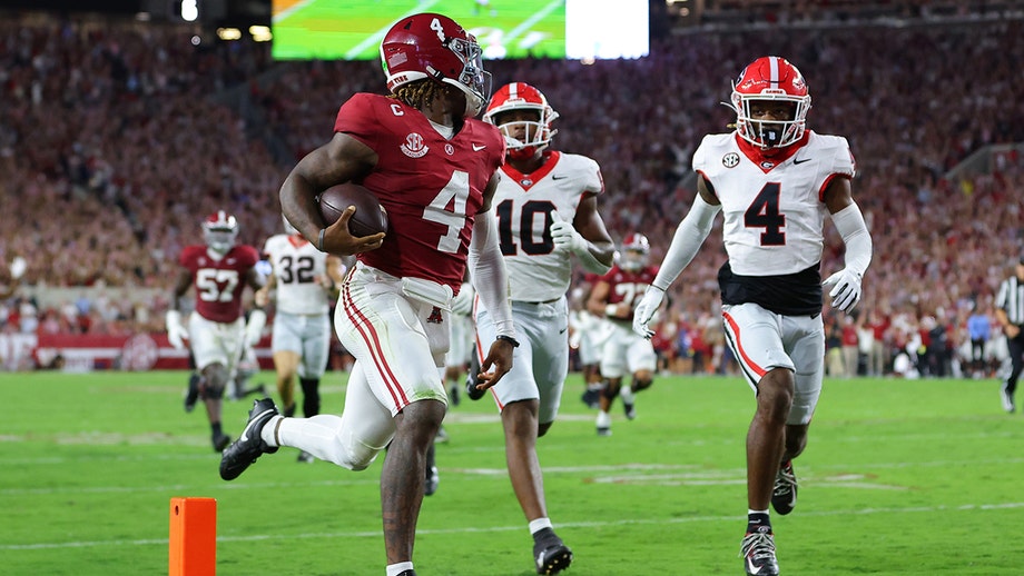 Epic Battle: Alabama Defeats Georgia in Last-Minute Thriller